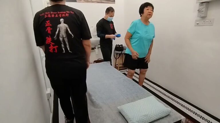 Knees Massage YouTube video thumbnail