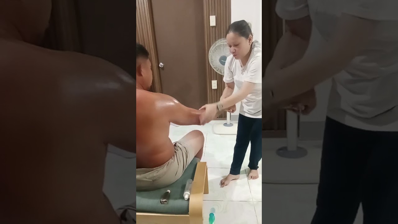 Back frozen Shoulder Massage