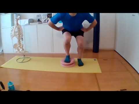 ウエストツイスターを使った膝痛改善メニュー。足首の動き作りからのスクワット動作の改善！膝の負担が軽減します。