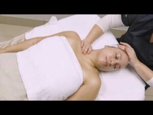 Humber Spa European Facial Massage Movements Protocol | Step 7: Effleurage Shoulders and Neck