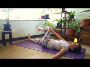 日本語　腰痛対策　Yoga for lower back pain