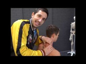 How to ACTUALLY Give a GOOD Shoulder Massage -MoveU