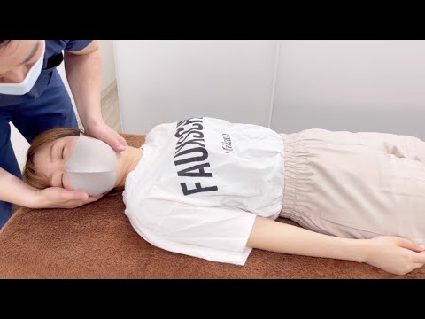 大阪でボキボキ整体‼️首、肩、腰が痛い女性にポキポキ整体&マッサージ‼️Spine correction given by professional Japanese